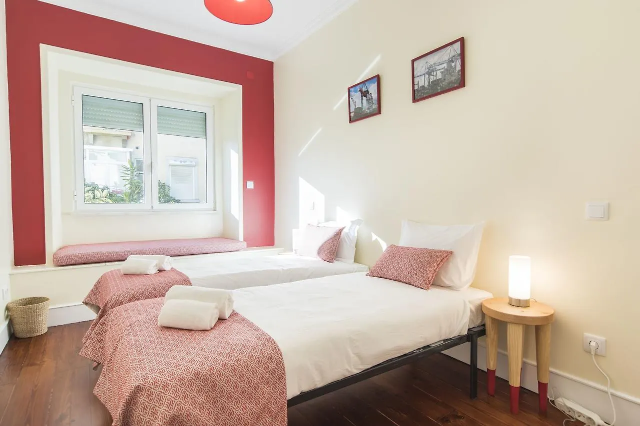 Апартаменты Spacious 4Bdr River View Лиссабон Португалия