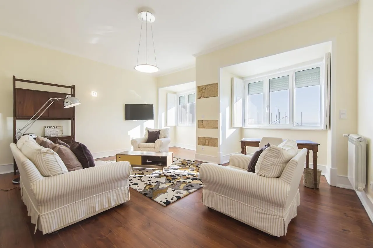 Апартаменты Spacious 4Bdr River View Лиссабон