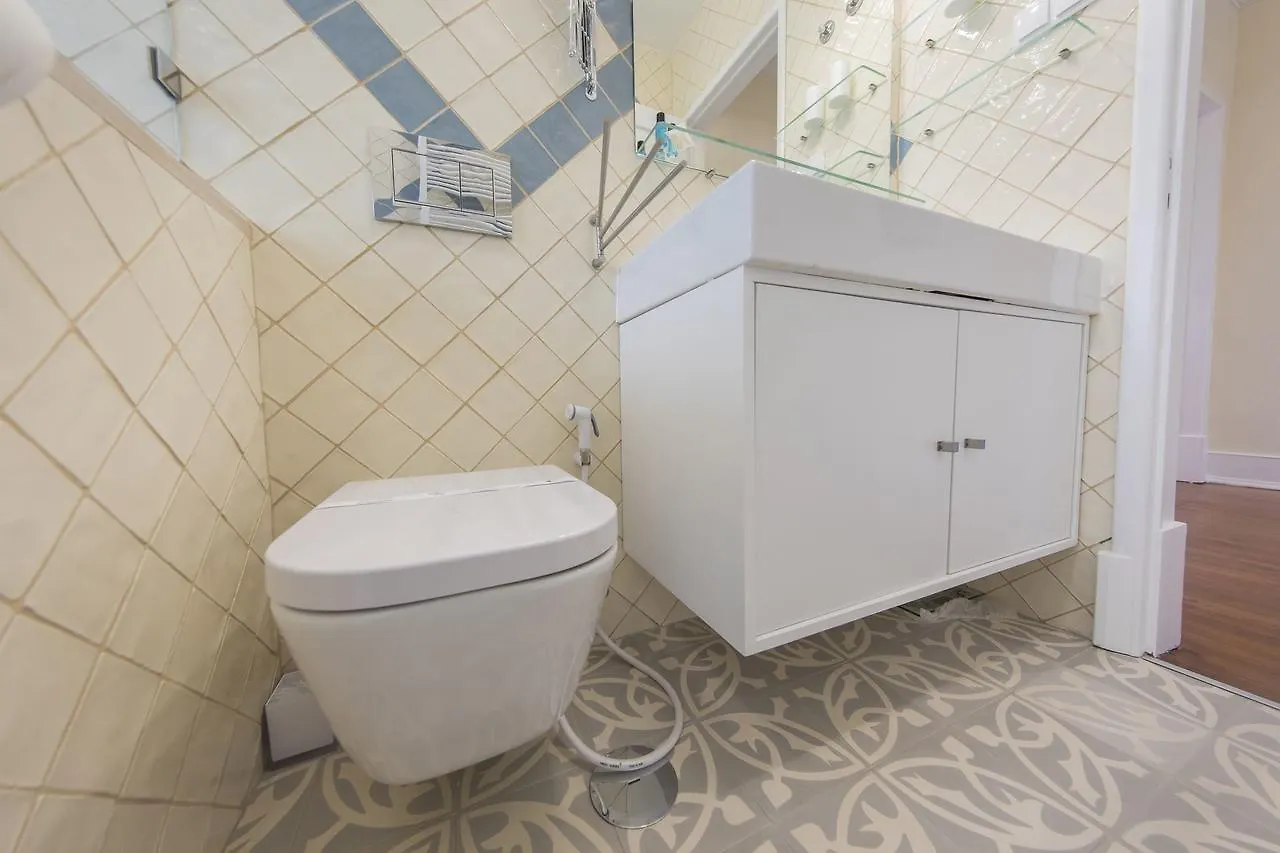 Апартаменты Spacious 4Bdr River View Лиссабон