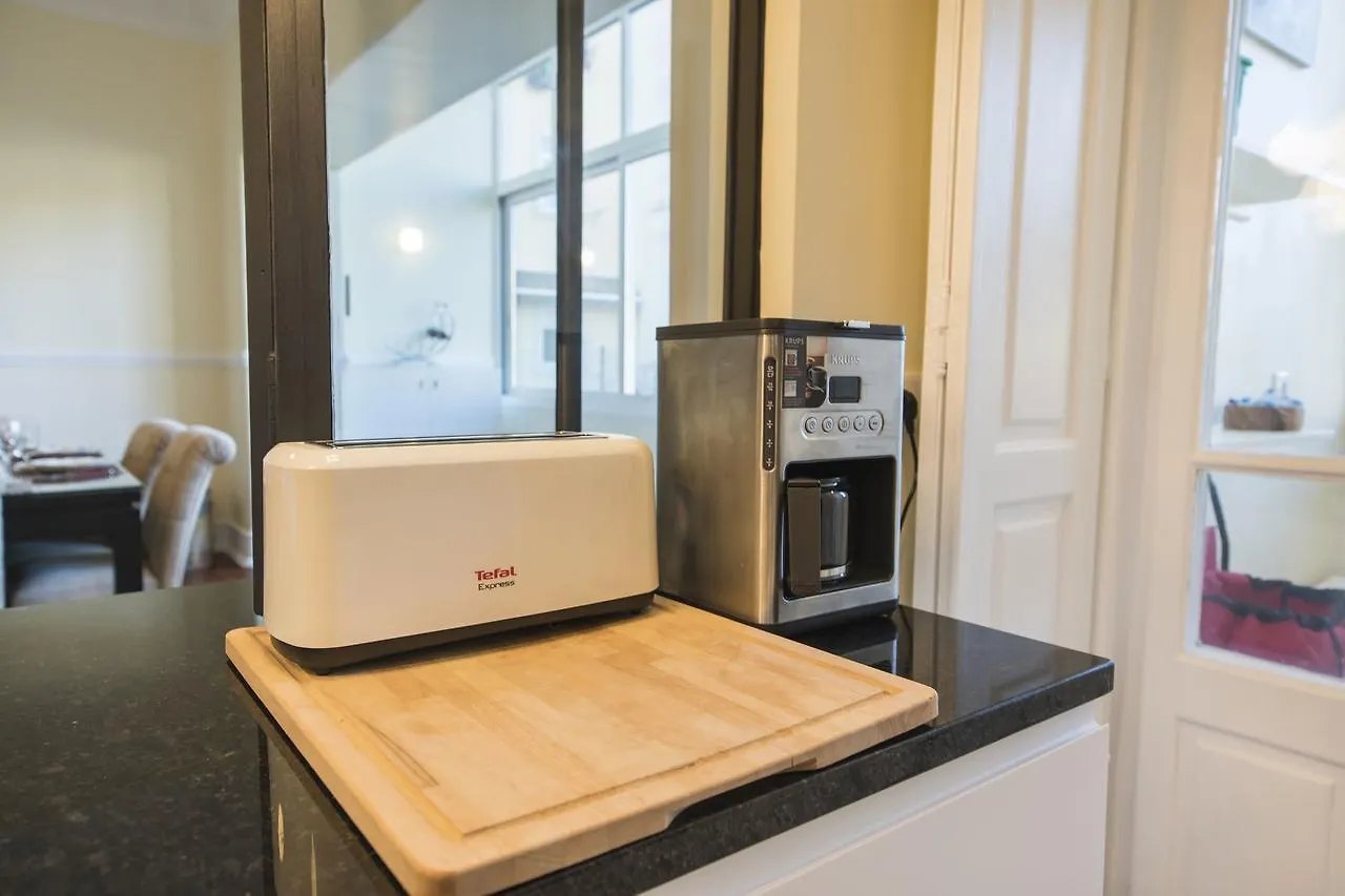 Spacious 4Bdr River View Apartment Lisbon