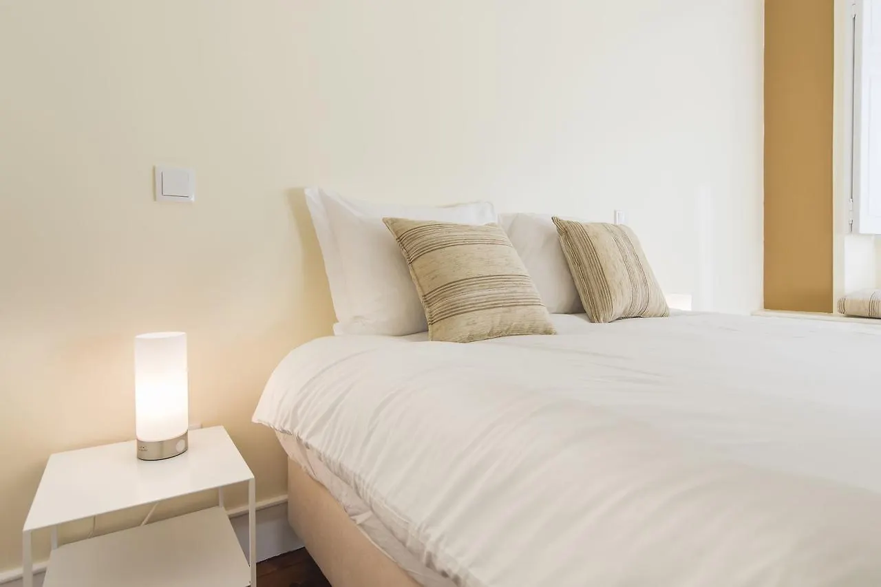 Spacious 4Bdr River View Apartment Lisbon