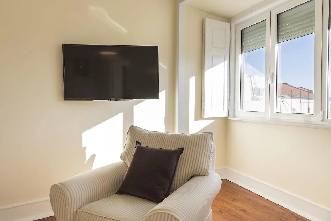 Spacious 4Bdr River View Apartment Lisbon