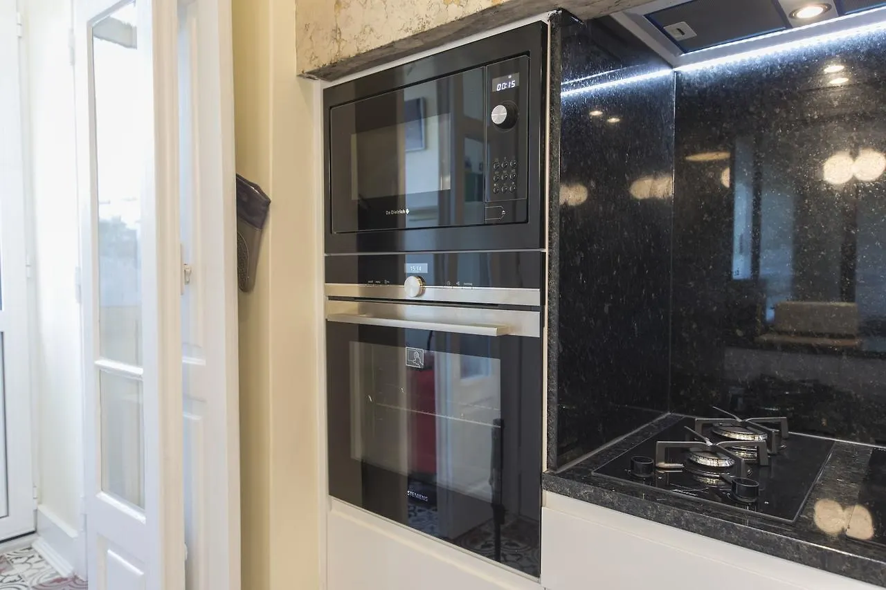Spacious 4Bdr River View Apartment Lisbon 0*,  Portugal