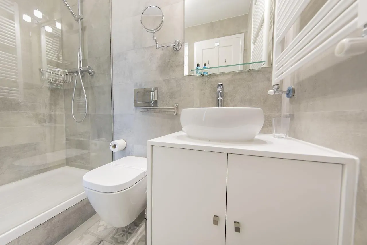 Spacious 4Bdr River View Apartment Lisbon